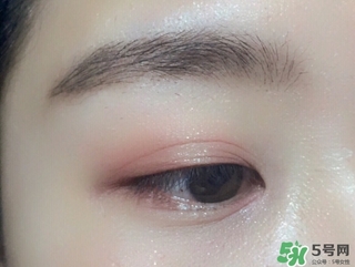 爱丽小屋樱花眼影画法 爱丽小屋樱花眼影盘教程